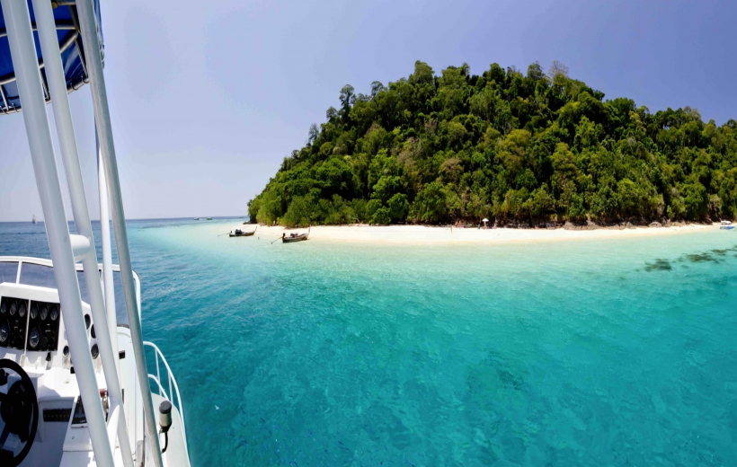 Rediscover Southern Thailand's tropical paradise.