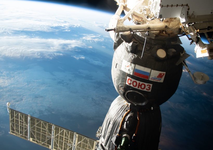 आईएसएस के लिए डॉक किए गए रूसी स्पेसक्राफ्ट के बाहरी आवरण को पहुंचा नुकसान