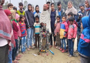 Bihar: 4 feet tall ancient idol of Lord Vishnu found in soil excavation along railway line.