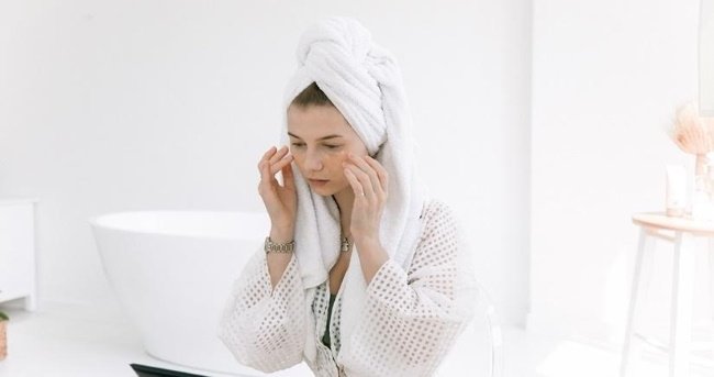 Expert tips to protect your hair & skin in winter