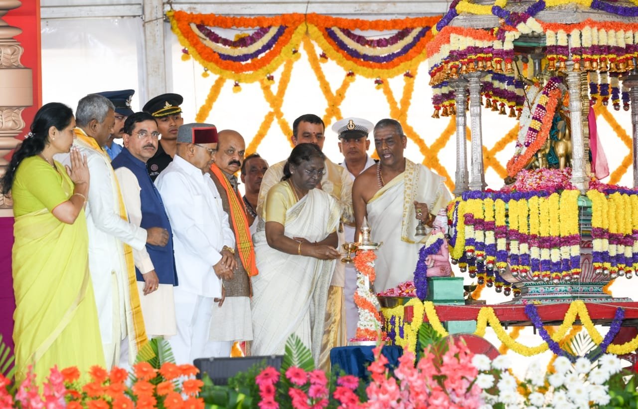Prez Draupadi Murmu inaugurates grand Dussehra festivities in Mysuru