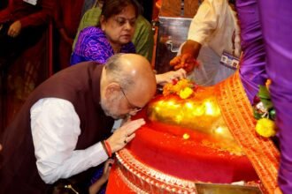Union Home Minister Amit Shah offers prayers