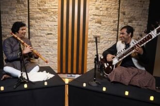 Purbayan Chatterjee(R) and Rakesh Chaurasia(L) release new album