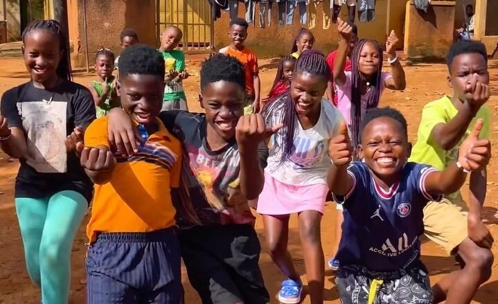 Ugandan kids dance on Vicky and Kiara song