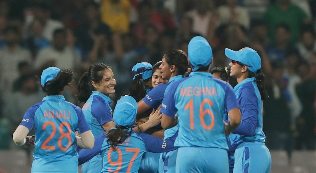 India Women beat Australia Women