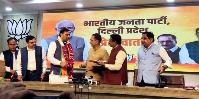 AAP councillor Pawan Sehrawa joins BJP in Delhi