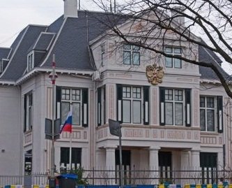 Netherlands expels 17 Russian diplomats