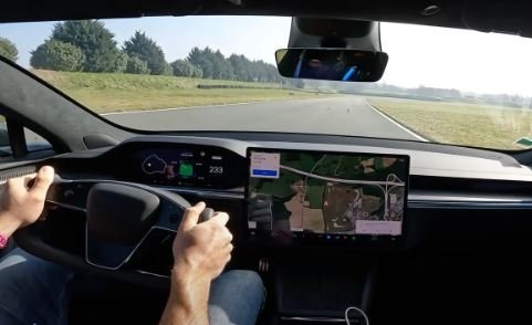 Tesla Model S Plaid finally achieves 322 km/h speed with new brakes