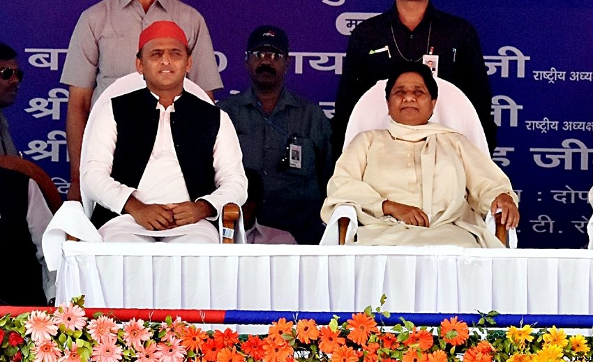 Akhilesh Yadav(L) and Mayawati
