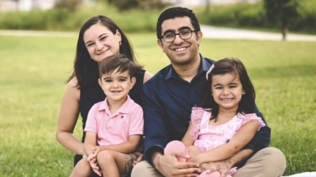 Indian-American announces congressional run from Illinois