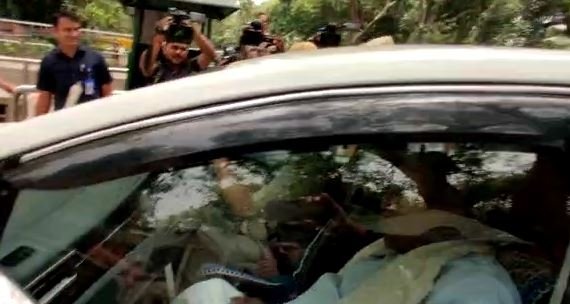 Siddaramaiah arrives at residence of Rahul Gandhi