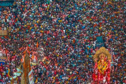 Ganpati Visarjan (pic credit ompsyram Twitter )